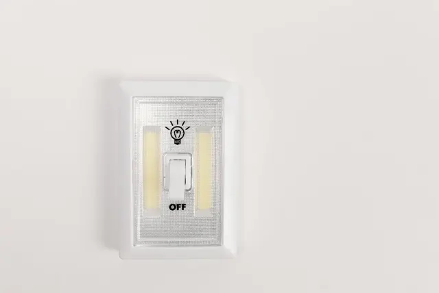 Conseils abordables pour économiser l’électricité à la maison